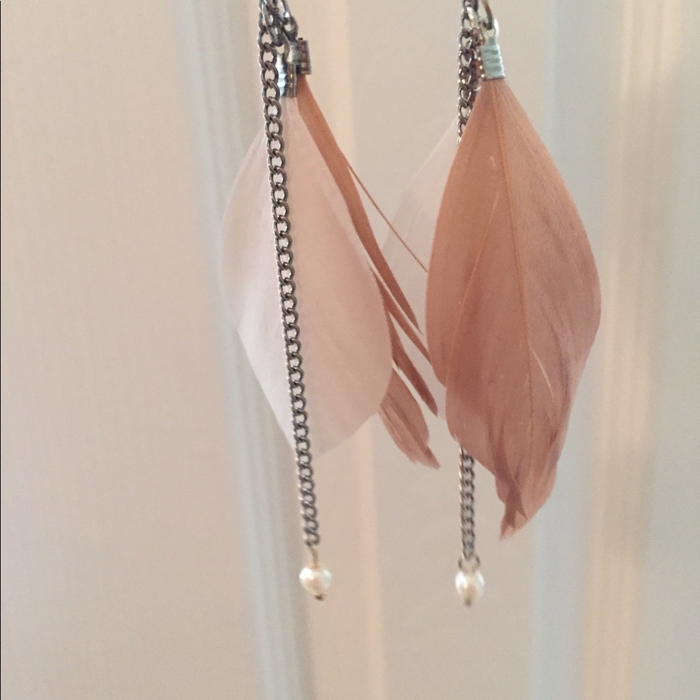 NWT - Feather earrings